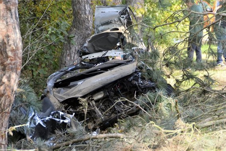 Ketten meghaltak balesetben a 41-es főúton