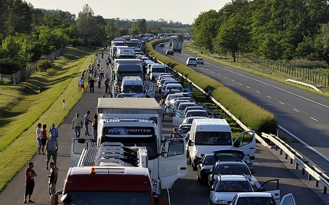 Baleset miatt torlódás az M3-as autópálya szabolcsi, őri csomópontjánál